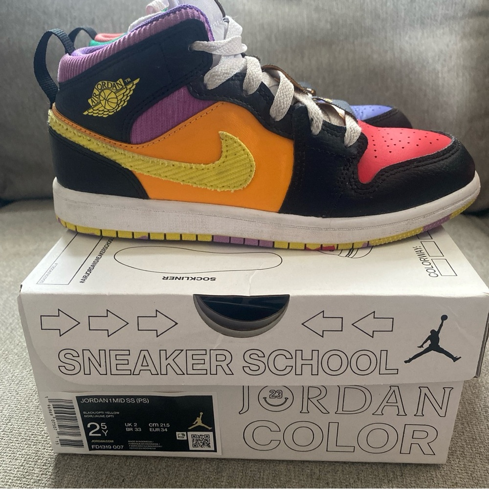 Jordan 1 Mid SS (ps) Six Ring Championship Size 2.5 Black/opti Yellow